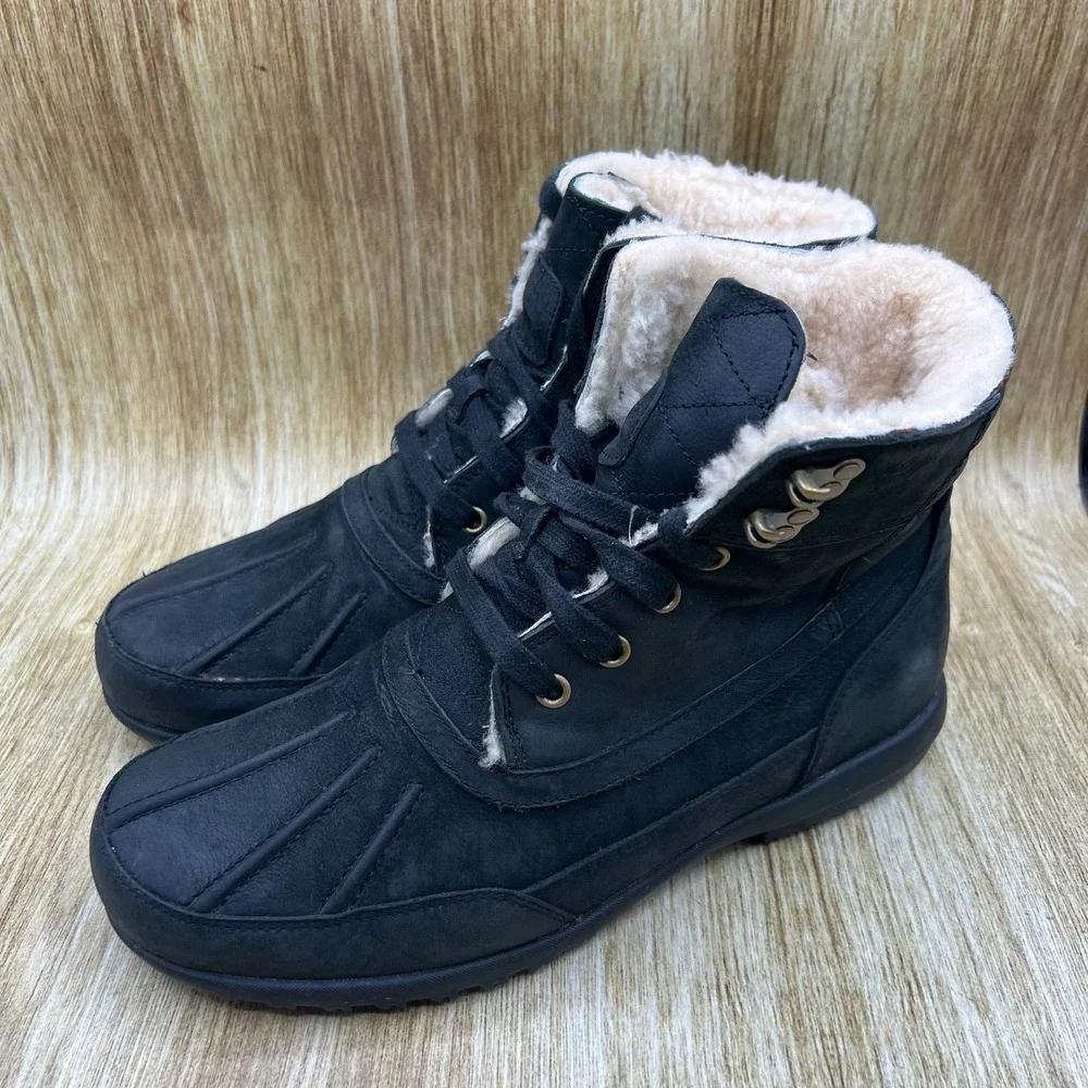 Cole Haan Air Rhone Duck Boots Men's Size 8.5M Black Waterproof Sherpa C09688